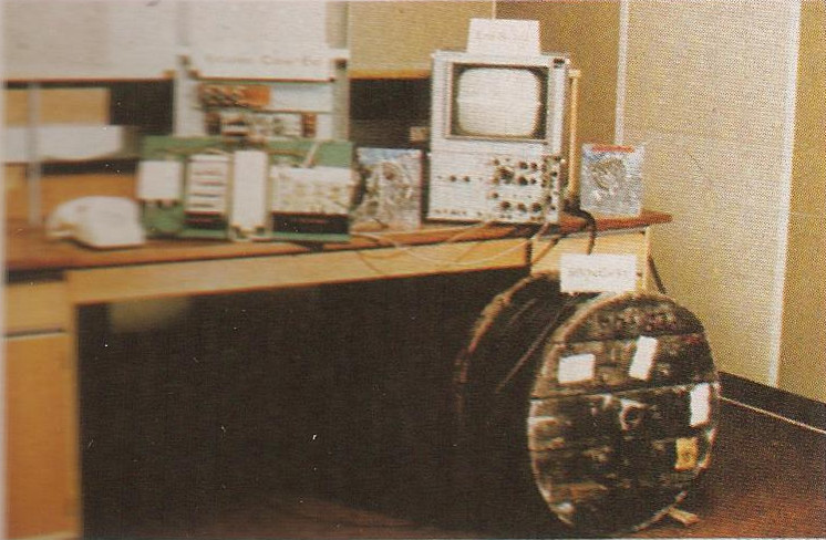 Research model testing higher speed digital transmission over twisted pair
						copper telephone wire. The drum of cable gives a reasonable line length between the customer and the exchange equipment.